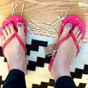 Joules flip flops fuschia polka dot rabbits NWT read description